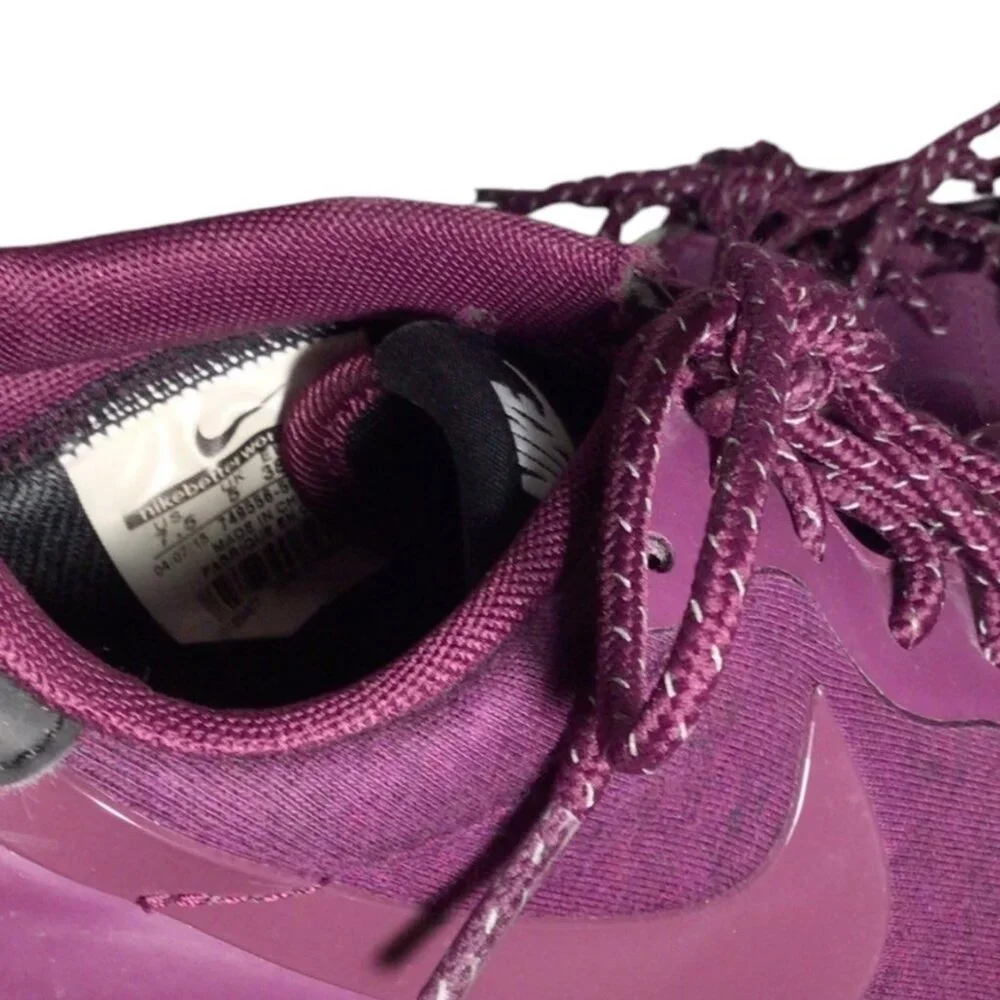 Nike women internationalist